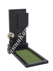 Прямая вертикальная стела из чёрного гранита с накладной прямоугольной панелью